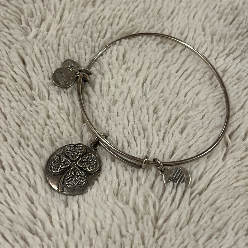 Alex and Ani Four Leaf Clover Silver Charm Bracelet Bangle Collectable Adjust